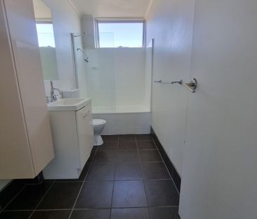 Charming Flat in Prime Location - Photo 4