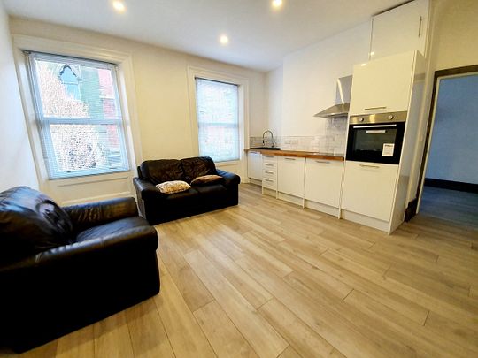 Property To Rent Hardshaw Street, St. Helens, WA10 | 1 Bedroom Apartment through Little Estate Agents - Photo 1