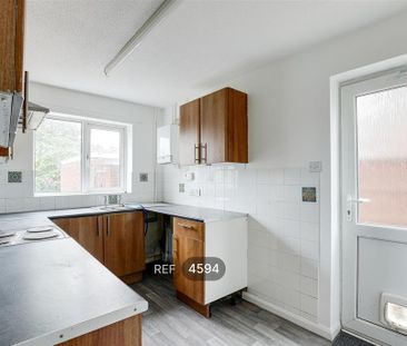 3 bedroom detached house to rent - Photo 4