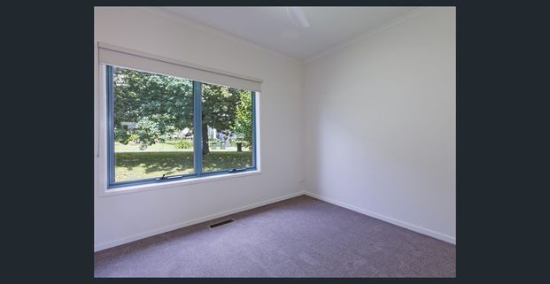 LIGHT FILLED THREE BEDROOM HOME IN PEACEFUL KEW LOCATION - Photo 1