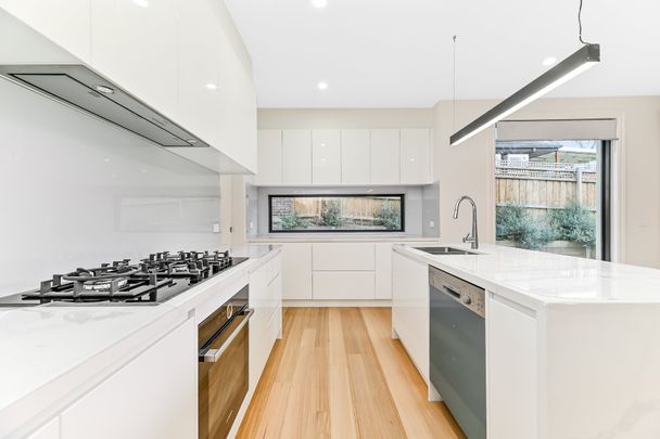 1 Pointside Court, Glen Waverley - Photo 1