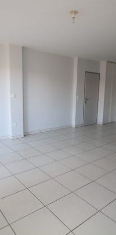 LES SALINS-APPT T3 AVEC BALCON -STAIONNEMENT ET CAVE - Photo 1