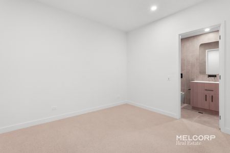 RESORT STYLE LIVING AT IT'S BEST - UNFURNISHED - Photo 5