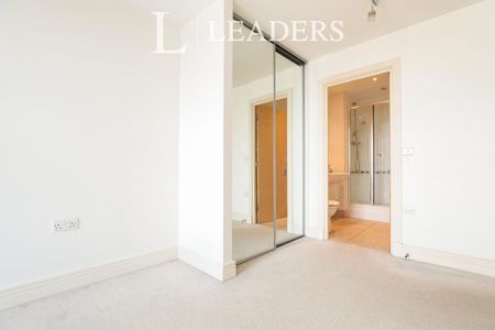 2 bedroom flat to rent - Photo 5