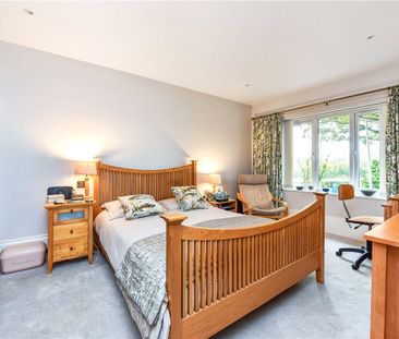 Blenheim Court, Farnham Road, Liss, Hampshire, GU33 - Photo 3