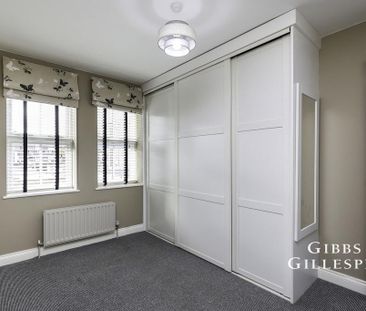 4 bedroom terraced house to rent - Photo 1