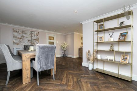 4 Bedroom House - Detached - Photo 5