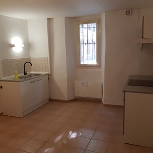 Appartement St Maximin La Ste Baume - 3 pi�ce(s) - 37.78 m2, - Photo 2