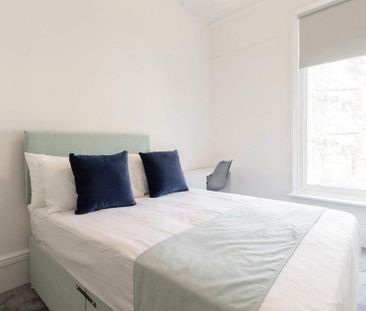 3 bedroom flat to rent - Photo 6
