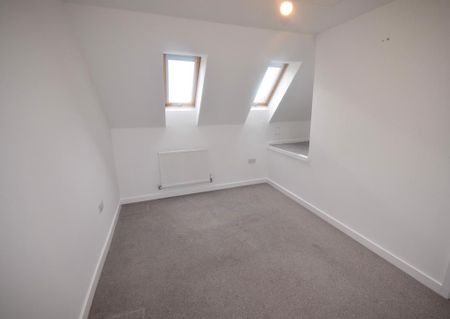 3 bedroom semi-detached house to rent - Photo 4