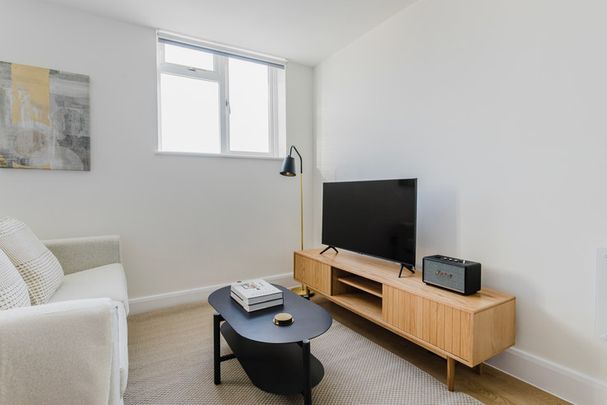 South Lambeth Road - Photo 1