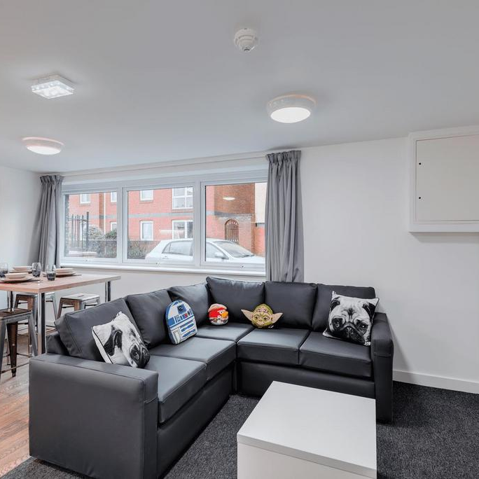 1 bedroom in a flat share to rent - Photo 1