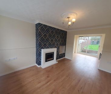 3 bedroom semi-detached house to rent - Photo 3