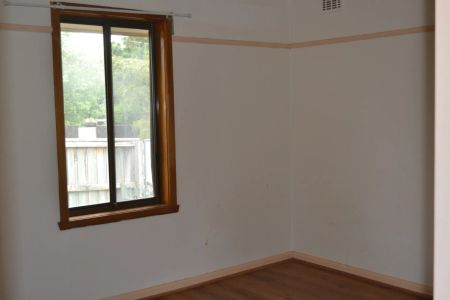 Family Home In Central West Heidelberg Location (Includes Solar Electricity) - Photo 2