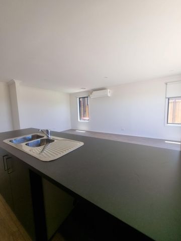 Brand New Luxury Living - Photo 5