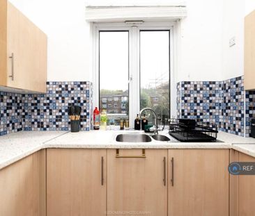 4 bedroom flat to rent - Photo 5