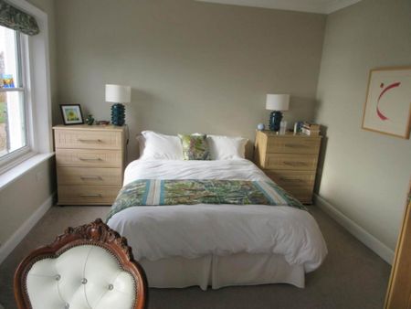 4 bedroom flat to rent - Photo 5