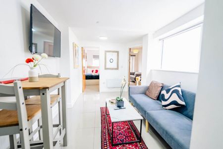 2 bedroom flat to rent - Photo 3