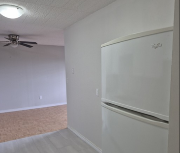 259 Dunlop Street West, Barrie - Photo 4