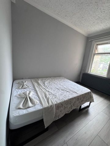 Room in a Shared House, Derby Road, E7 - Photo 4