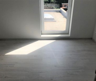 Gerenoveerde rijwoning in Wervik met twee slaapkamers, tuin. - Photo 3