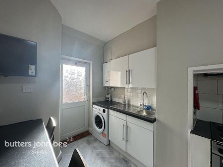 1 bedroom in a house share to rent - Photo 5