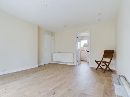 2 bedroom bungalow to rent - Photo 1