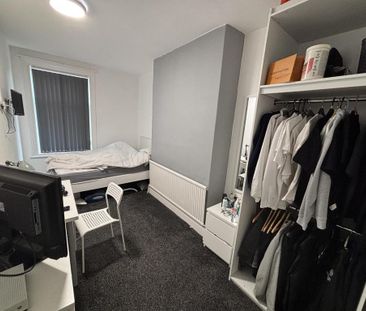 3 bedroom flat to rent - Photo 1