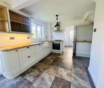 3 bedroom detached house to rent - Photo 2