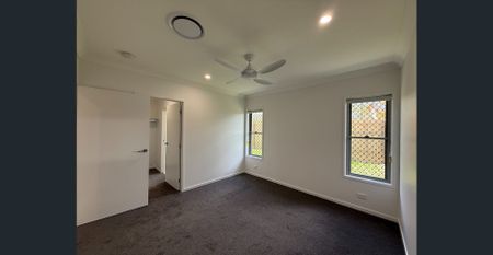 Stunning Family Home in a Highly Sought-After Kinma Valley - Photo 5