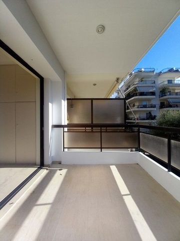 Studio/Γκαρσονιέρα για ενοικίαση ΚΕΤΧ (Πάτρα) - Photo 3