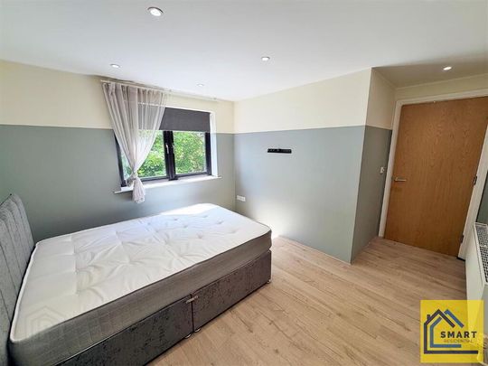 Apt 60 Titanic Walk, 3 Ballymacarrett Road, Belfast, BT4 1BT - Photo 1