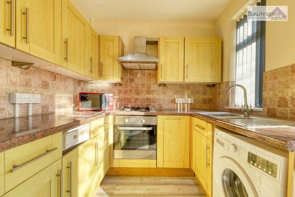 3 bedroom semi-detached house to rent - Photo 1