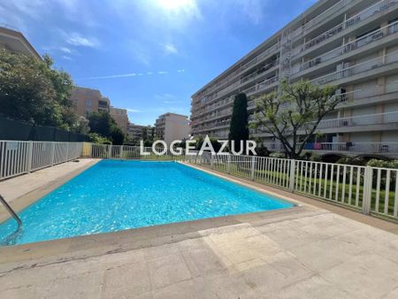Location AppartementJuan-les-Pins Raymond Poincaré - Photo 2