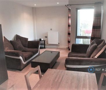 2 bedroom flat to rent - Photo 2