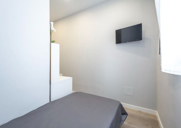 Calle del Puerto de Canfranc, Madrid, Community of Madrid 28038