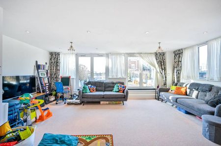 3 bedroom penthouse to rent - Photo 2