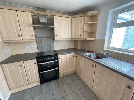 Claverham, North Somerset - Photo 5