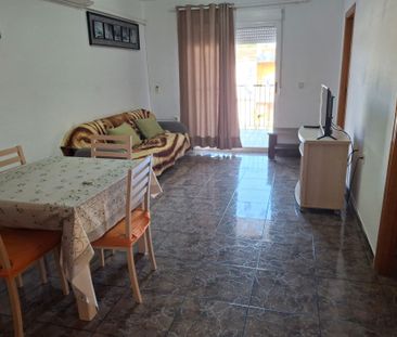 Apartamento de alquiler en Calle Vega Baja del Segura, 10, Playa de... - Photo 2