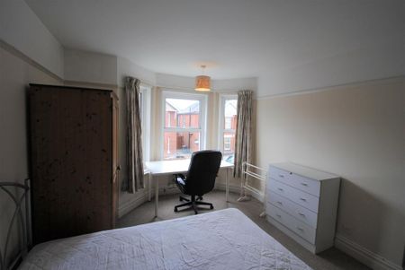 5 bedroom detached house to rent - Photo 3