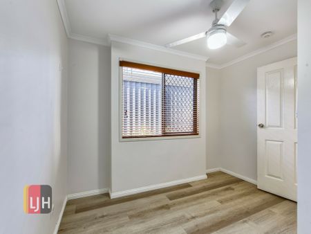 LOW SET 3 BEDROOM HOME IN STAFFORD - Photo 2