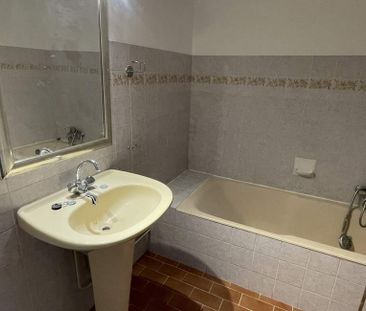 Appartement te huur in Liège voor € 645 met 1 slaapkamer - Photo 2