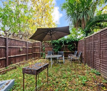 Morden Court, Morden, SM4 - Photo 2