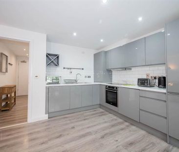 Apt 1 HWD, 124 High Street, Holywood, BT18 9HW - Photo 6