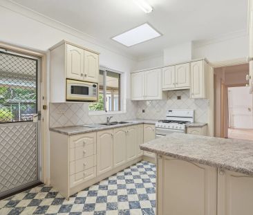 Newly Renovated Delightful Four Bedroom Home - Photo 5