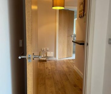 1 Bed Flat, Horizon, BS1 - Photo 3