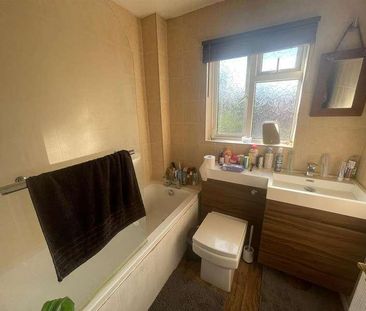 Bates Close, George Green, SL3 - Photo 5