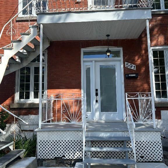 Très beau logement 4 1/2 près de promenade Bellerive! - Photo 1