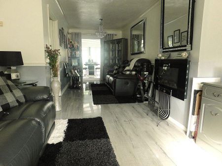 4 bedroom house to rent - Photo 2