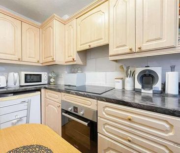 Horseshoe Close, St. Leonards, TN38 - Photo 6